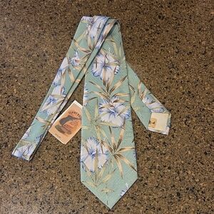 Vintage Tommy Bahama Floral 4" WIDE Silk tie 57" NEW